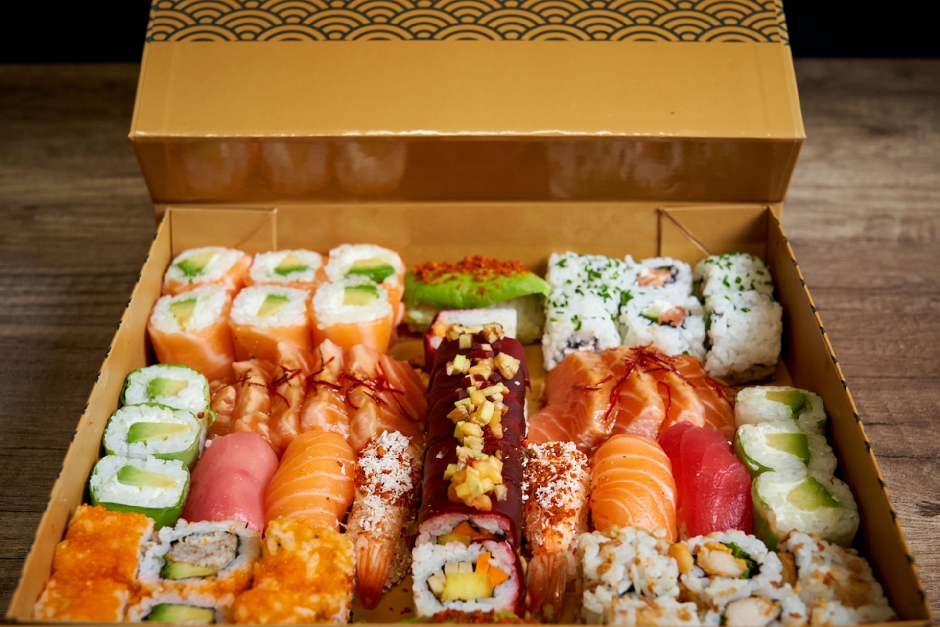 plateau partager sushi maki california livraison