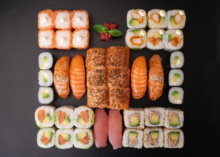 plateau sushi partager sushi rolls livraison