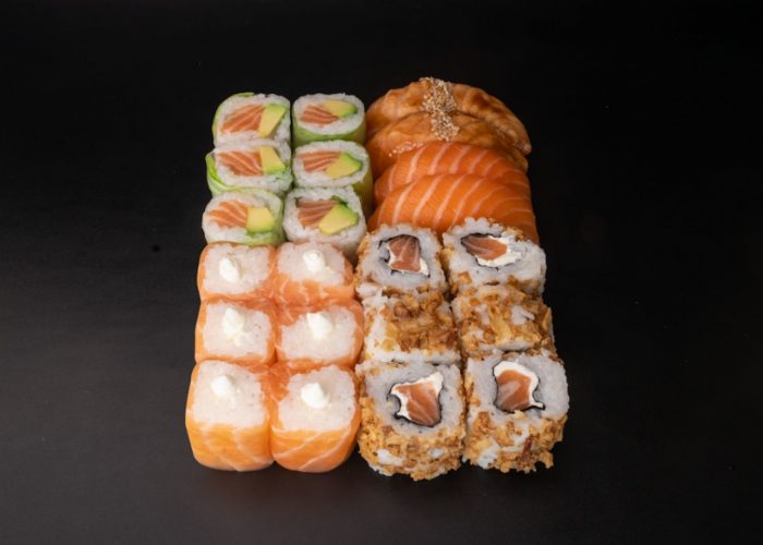 boxe sushi saumon roll nigiri livraison